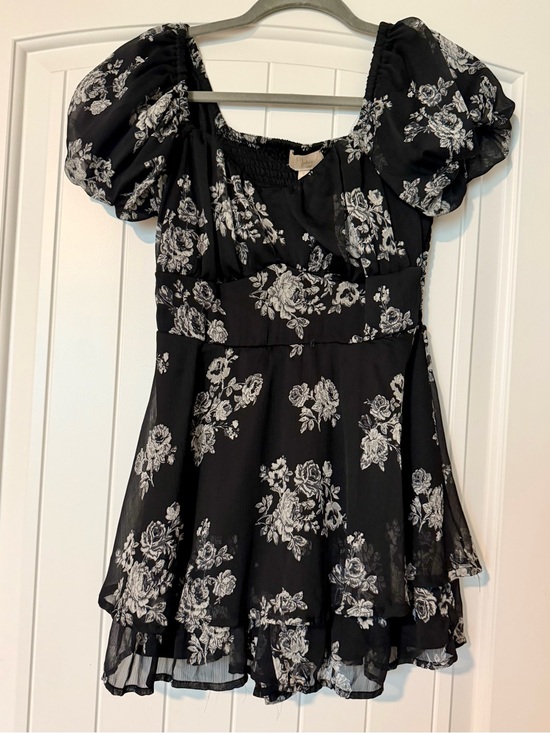 indulge Pants - Black Floral Puff Sleeve Romper